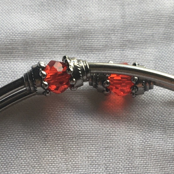Red bead bracelet - Picture 3 of 5